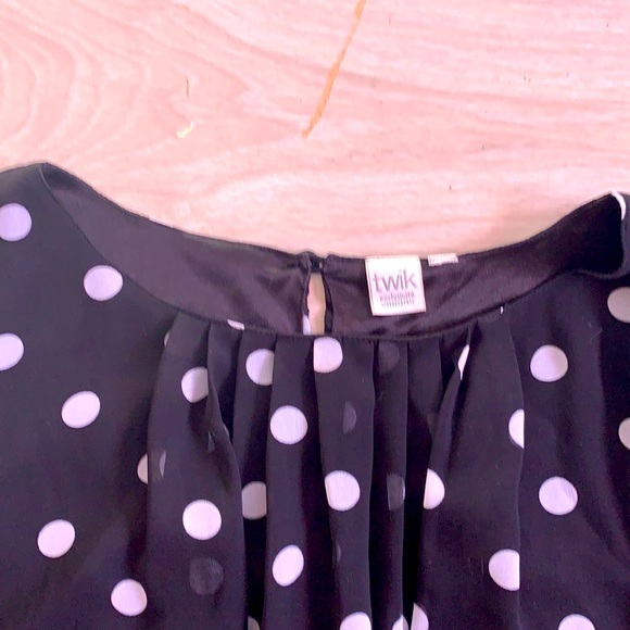 Black blouse - Picture 2 of 3